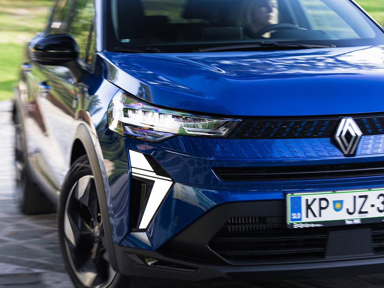 Novi Renault Captur — Trgovina ABC — naslovna fotografija