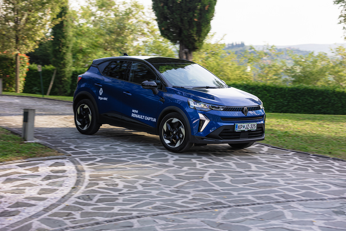 Novi Renault Captur — Trgovina ABC — automotive, fotografija 1 — Nicolas Peršolja